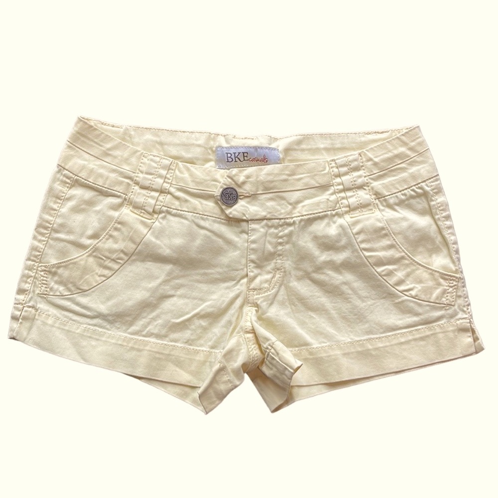 BKE casual Mollie shorts size 28 pale yellow